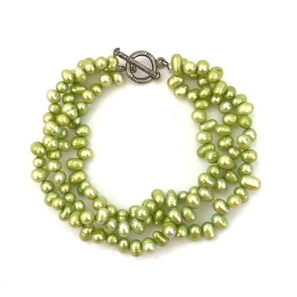 Fresh Water Pearl Bracelet 3 Strand Toggle Closure Dyed Granny Smith Green - Picture 8 of 8